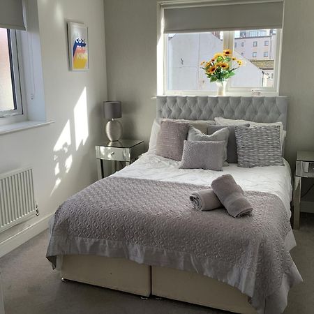 Luxury Riverside 2 Bedroomed Apartment With Balcony Newport  Exterior foto