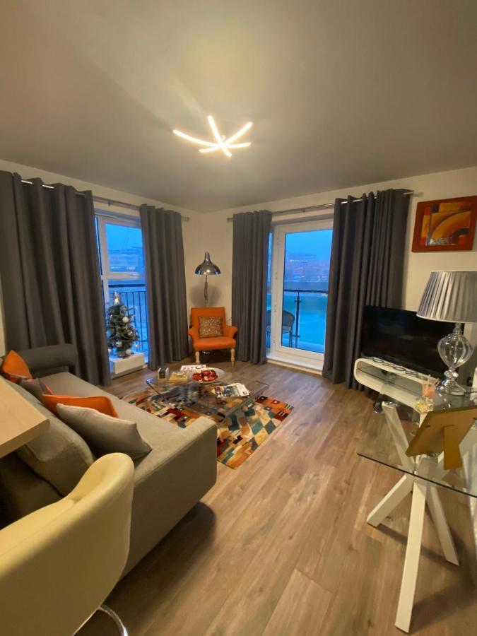 Luxury Riverside 2 Bedroomed Apartment With Balcony Newport  Exterior foto