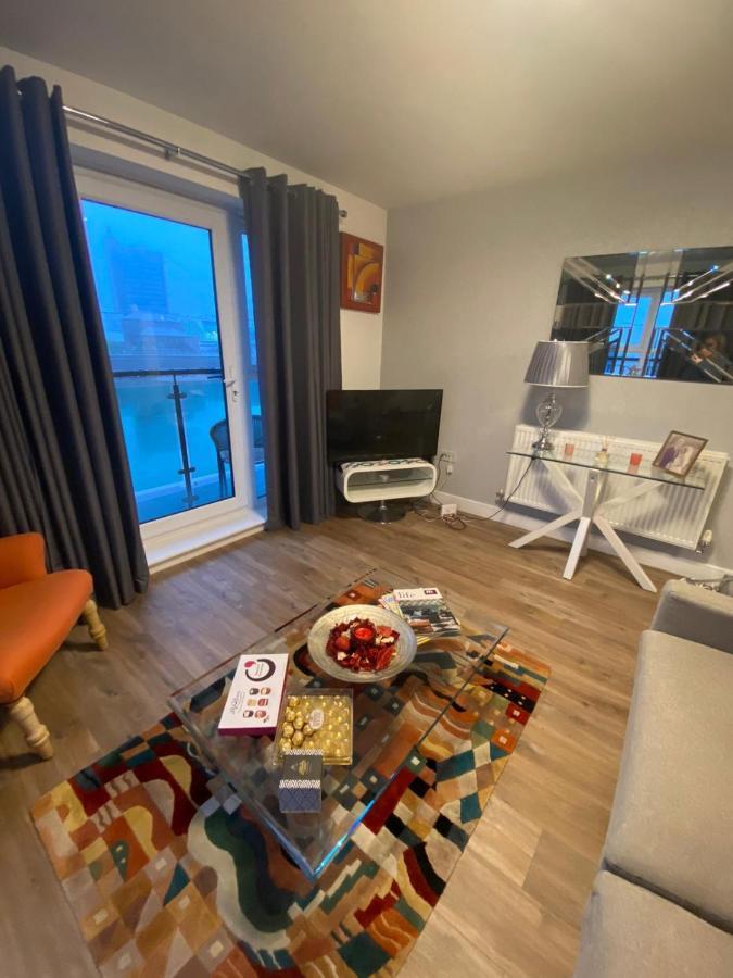 Luxury Riverside 2 Bedroomed Apartment With Balcony Newport  Exterior foto